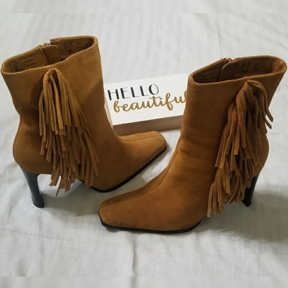VTG Suede Fringe Boots - Picture 2 of 8